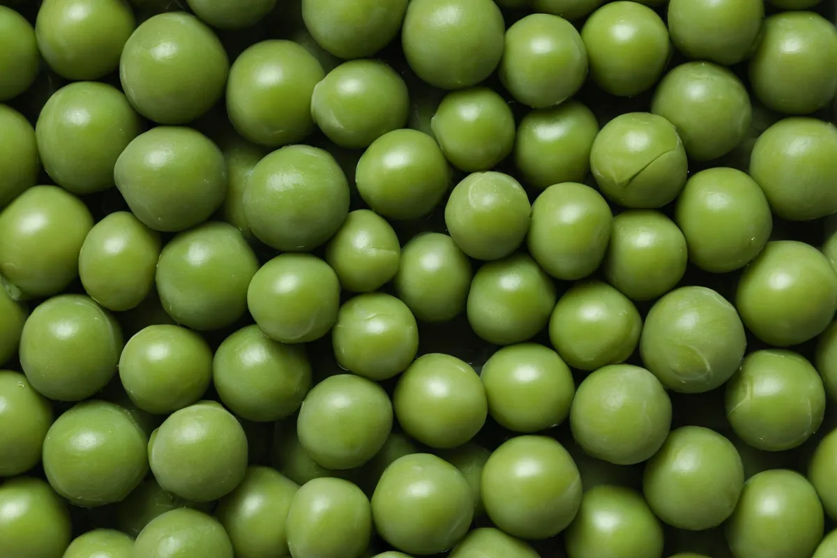 imagen de guisantes verdes con fondo detallado